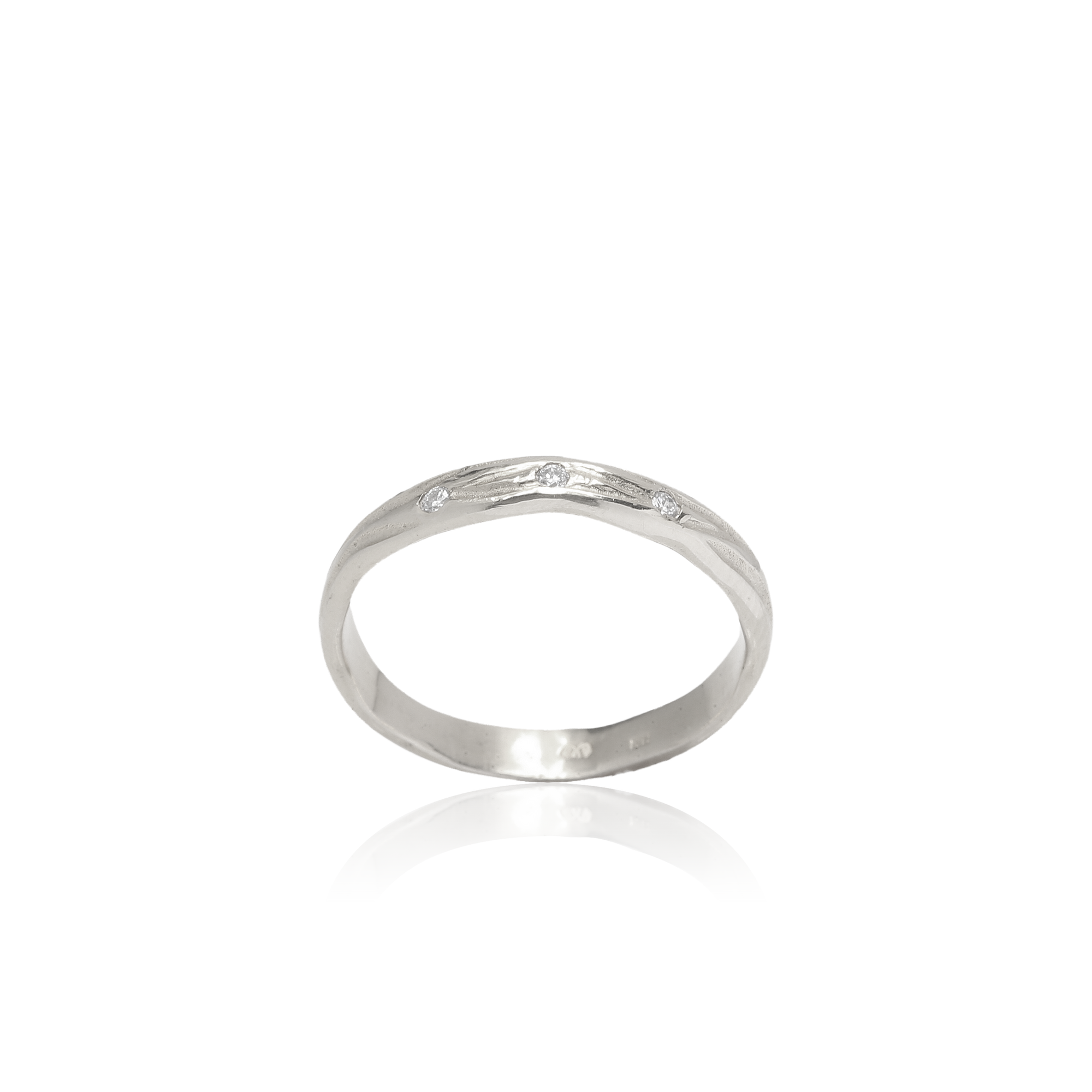 §1White gold engagement ring